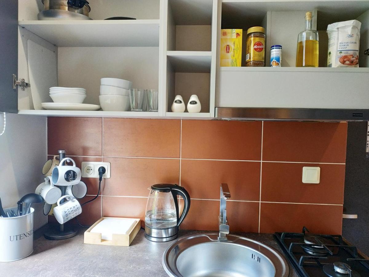 Tiny Non-Smoking Caka & Free Parking Apartman Riga Kültér fotó
